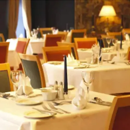 Pery's Hotel 3*