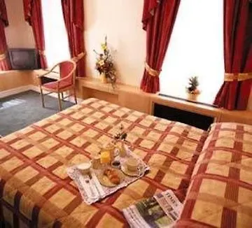 Pery's Hotel 3*