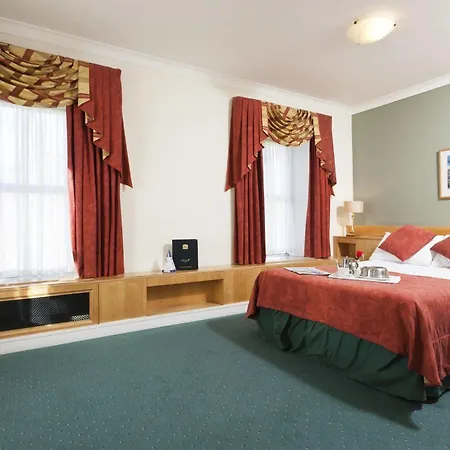 Pery's Hotel