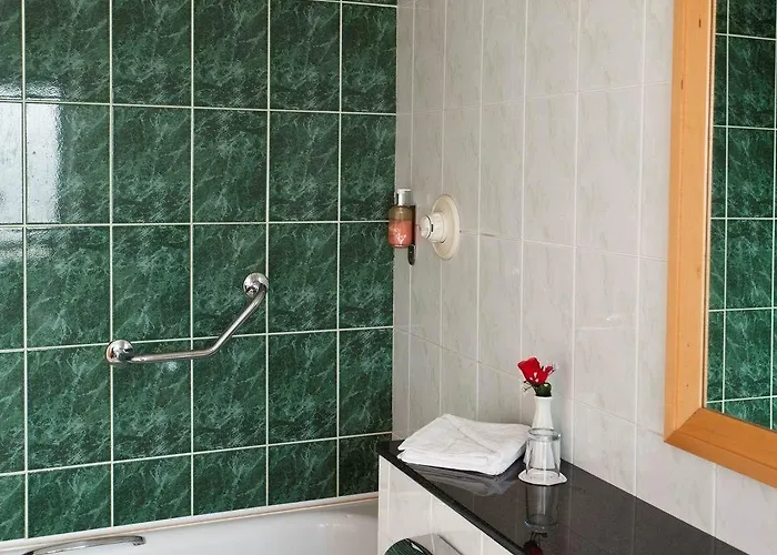 Pery's 3* Limerick Junction