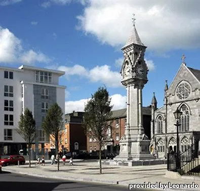 Pery's 3* Limerick Junction